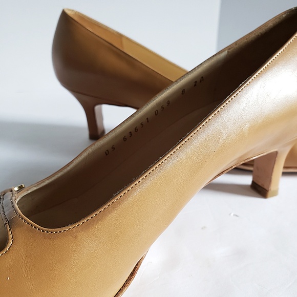 Salvatore Ferragamo Beige Buckle Kitten Heels 8 2A - Picture 6 of 7